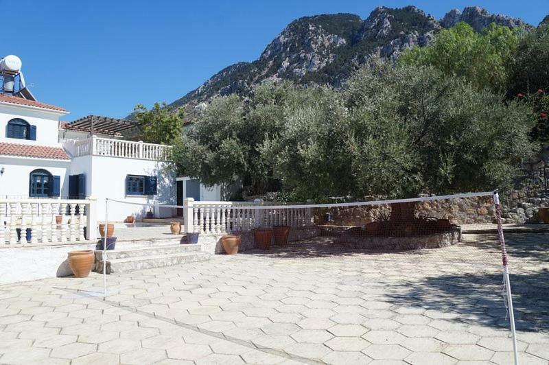 Villa Layla Кирения Экстерьер фото