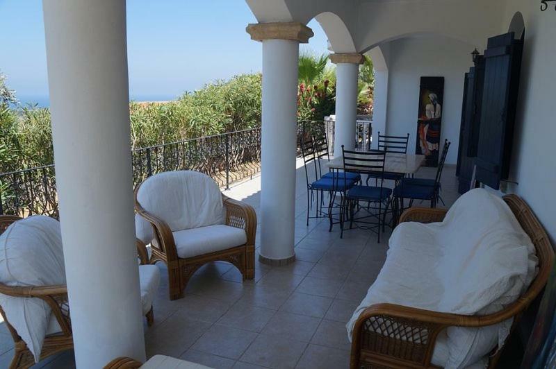 Villa Layla Кирения Экстерьер фото